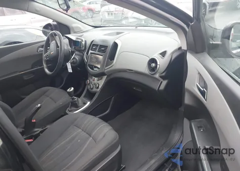 2016 Chevrolet Sonic Lt Manual from USA, damaged, VIN 1G1JD5SG8G4148313